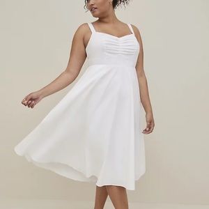 TORRID NWT SWEETHEART NECK SKATER DRESS - POPLIN WHITE